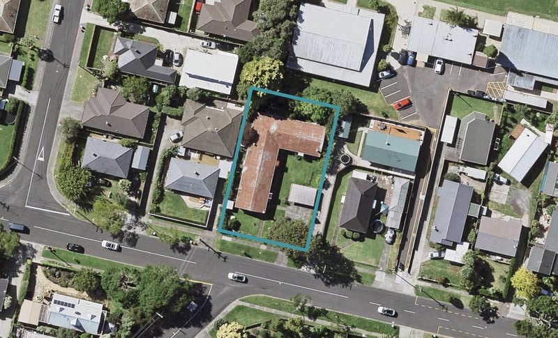 2/72 Kings Road, Panmure, Auckland - Carousel 1