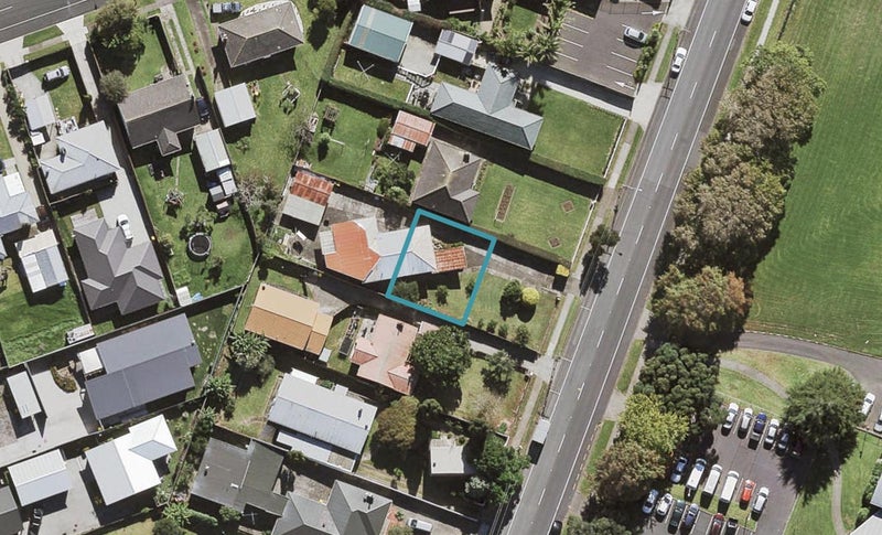 104A Mountain Road, Mangere Bridge, Auckland - Carousel 1