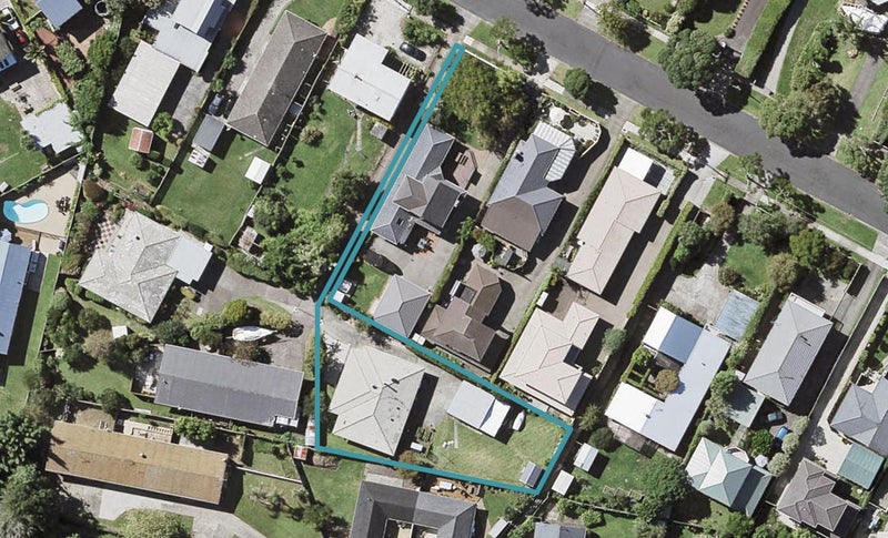 28 Riverlea Avenue, Pakuranga, Auckland - Carousel 1