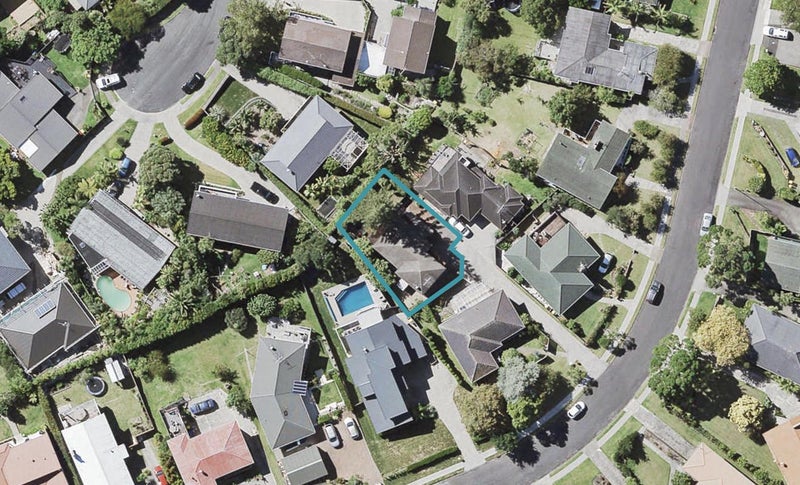 15A Mayfair Crescent, Mairangi Bay, Auckland - Carousel 1