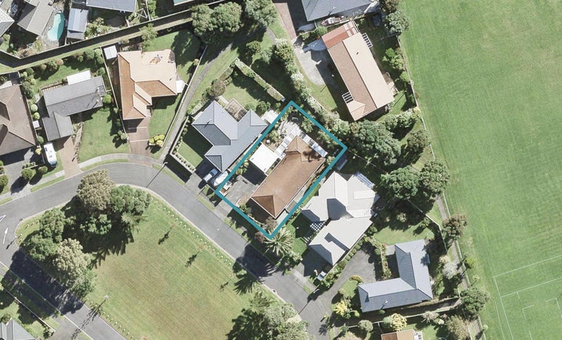 33 Settlers Grove, Orewa, Orewa - Carousel 1