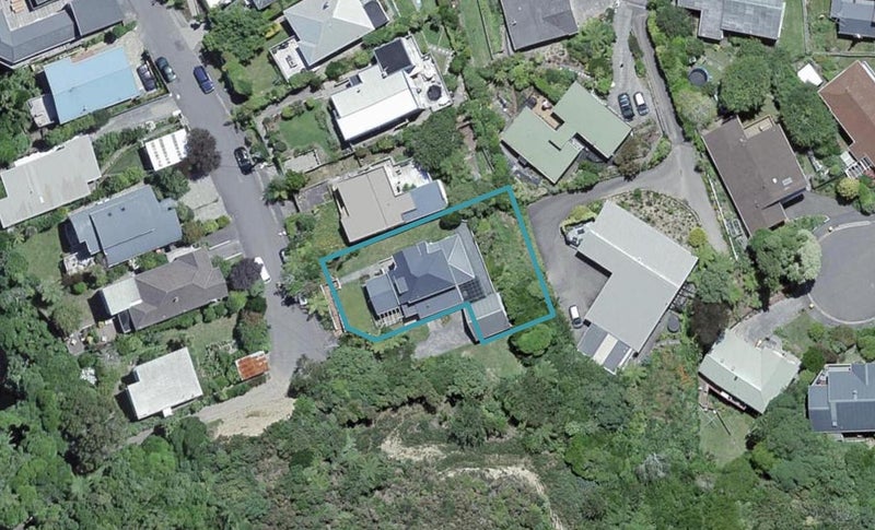 13 Beatty Avenue, Karori, Wellington - Carousel 1