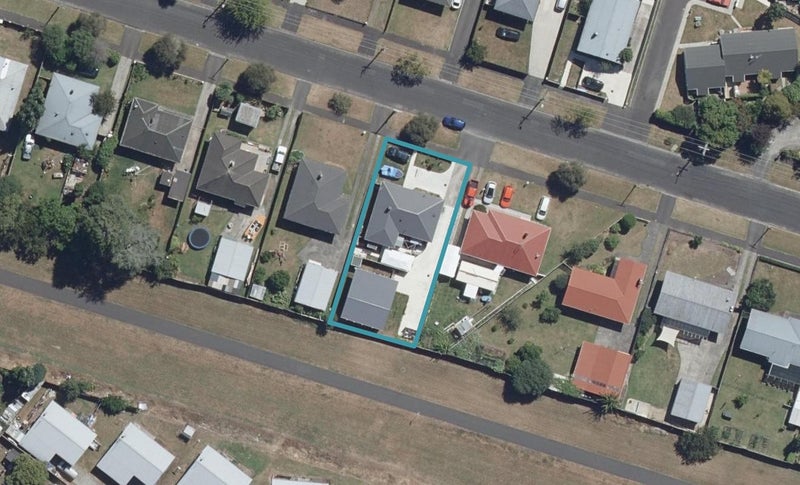 43 Yvonne Street, Melville, Hamilton - Carousel 1