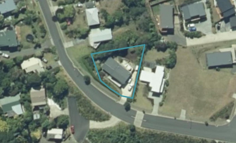 10 Robertson Street, Raglan, Raglan - Carousel 1