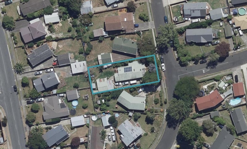 9 Joanna Place, Deanwell, Hamilton - Carousel 1