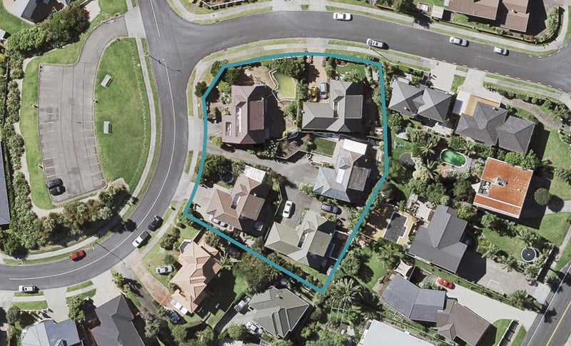 3/6 McCahill Views, Botany Downs, Auckland - Carousel 1