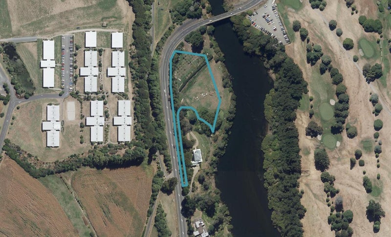 2/466 Airport Road, Rukuhia, Hamilton - Carousel 1