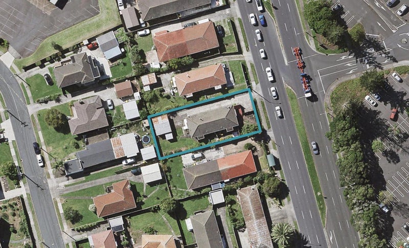 2/11 Ti Rakau Drive, Pakuranga, Auckland - Carousel 1