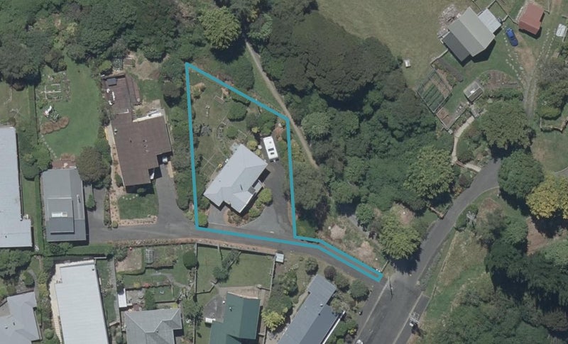 31 Honeystone Street, Helensburgh, Dunedin - Carousel 1