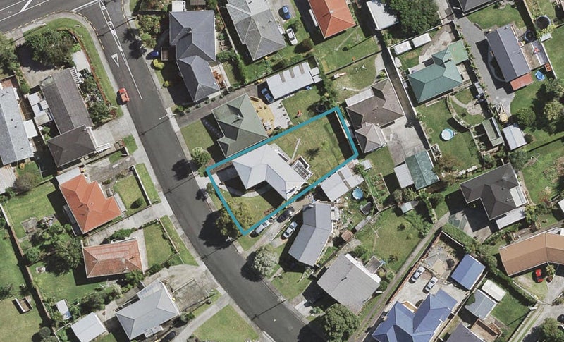 4 Lynmore Drive, Hillpark, Auckland - Carousel 1