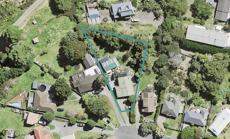 16 Burnham Road, Waitakere, Auckland - Carousel 1