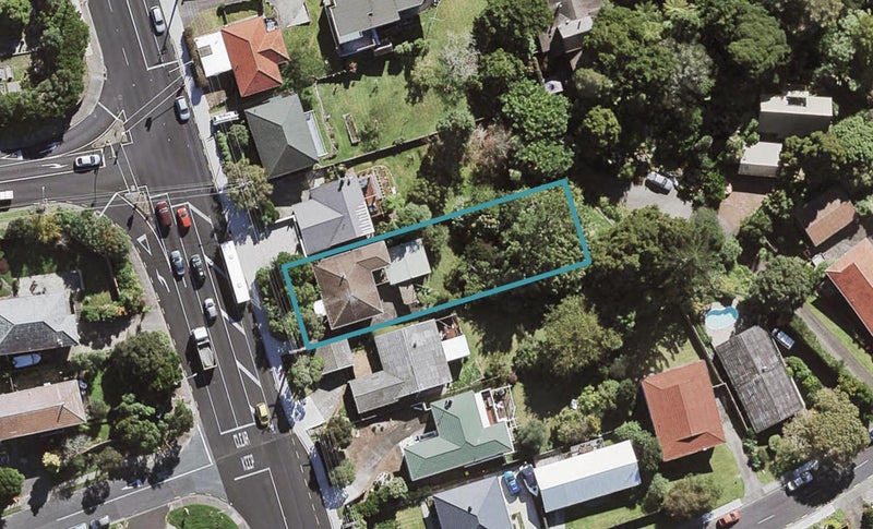 171 Glenfield Road, Hillcrest, Auckland - Carousel 1