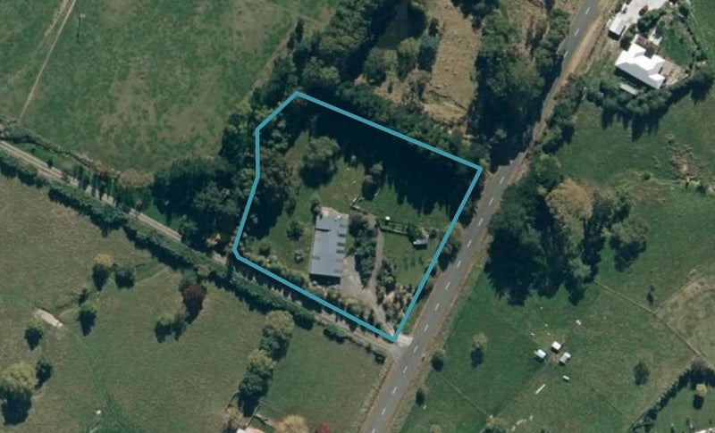 326 White Road, Otane - Carousel 1