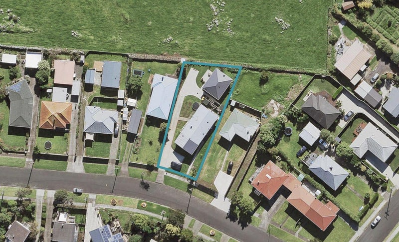 5 Kiekie Road, Mangere Bridge, Auckland - Carousel 1