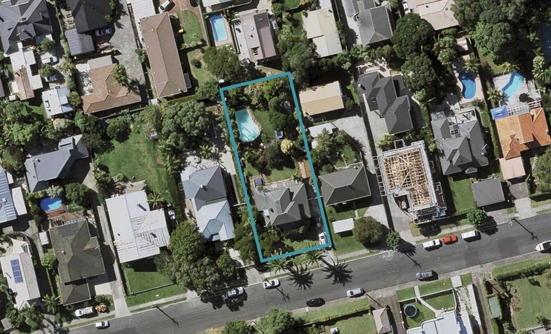 28 Norwood Road, Bayswater, Auckland - Carousel 1