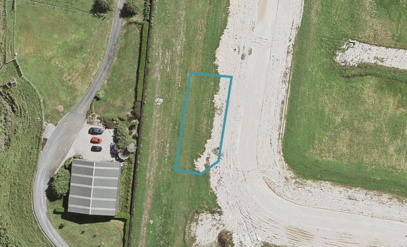 8 Vogwill Road, Kumeu - Carousel 1