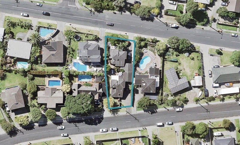 2/25 Knights Road, Rothesay Bay, Auckland - Carousel 1