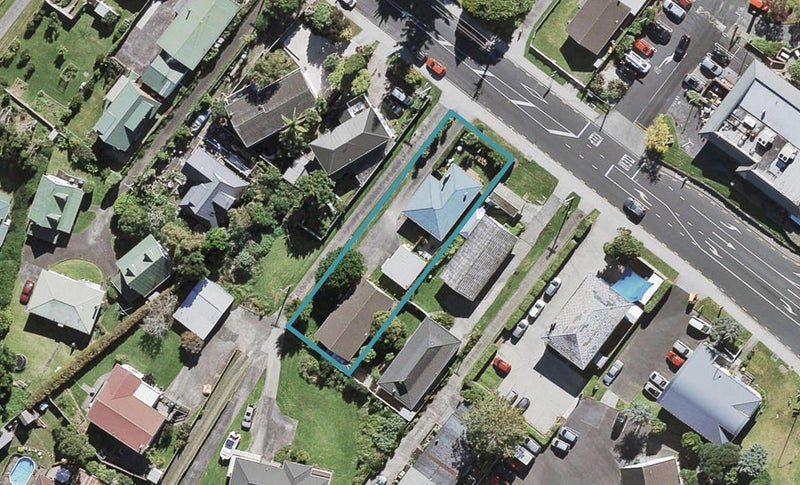 1/12 Kaipatiki Road, Glenfield, Auckland - Carousel 1