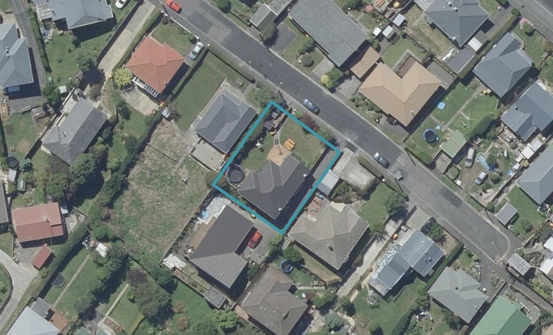 9 Chapel Street, Kaikorai, Dunedin - Carousel 1