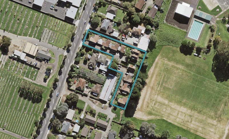 86 Mckenzie Road, MANGERE BRIDGE, AUCKLAND - Carousel 1
