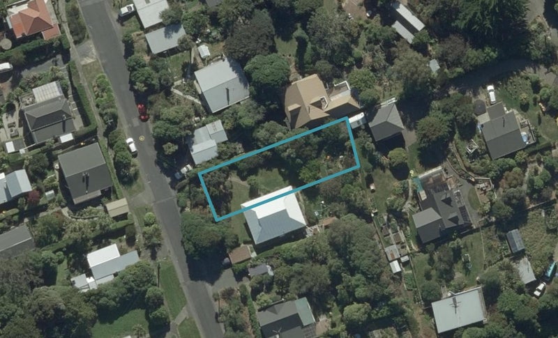 11 Moerangi Street, Broad Bay, Dunedin - Carousel 1