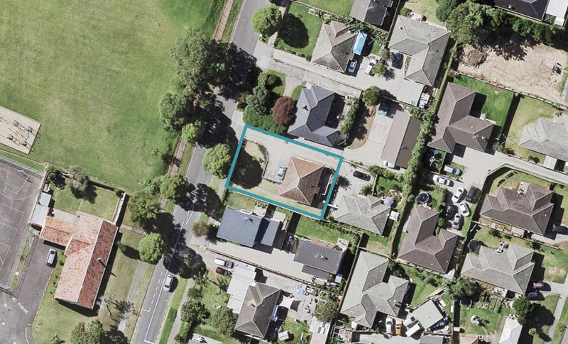 94A Castledine Crescent, Glen Innes, Auckland - Carousel 1