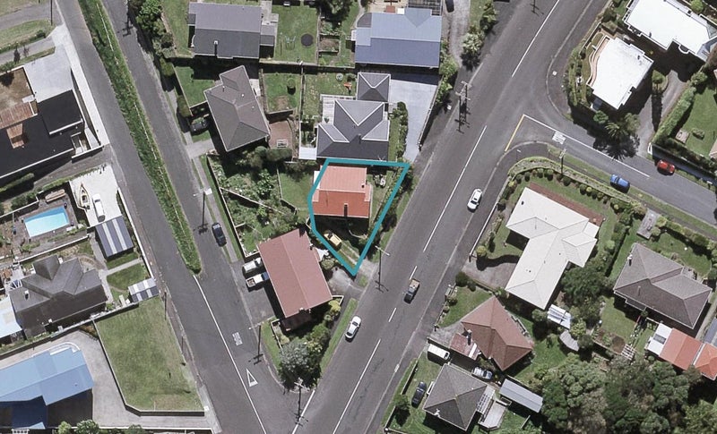 22 South Road, Moturoa, New Plymouth - Carousel 1