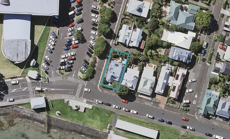 37 Queens Parade, Devonport, Auckland - Carousel 1