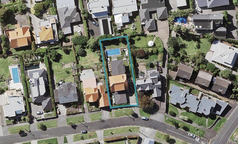 16 Codrington Crescent, Mission Bay, Auckland - Carousel 1
