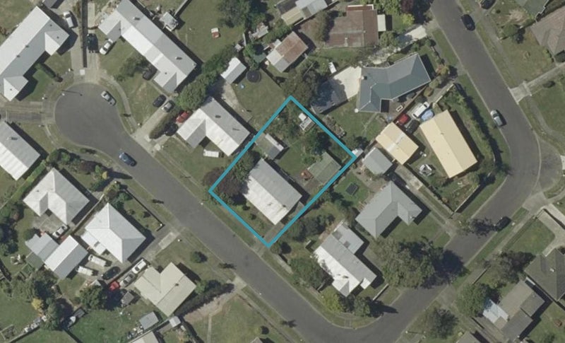 11 Benbow Place, Awapuni, Palmerston North - Carousel 1