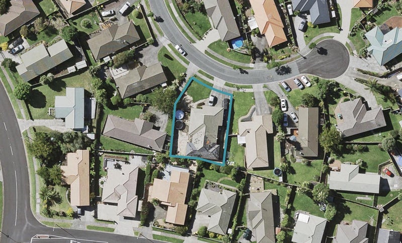 21 Brompton Place, Burswood, Auckland - Carousel 1