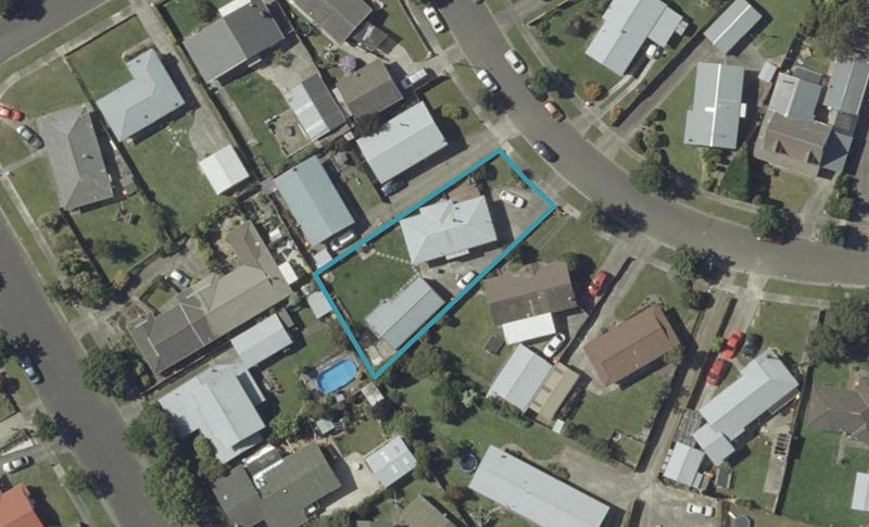 8 Cumberland Place, Kelvin Grove, Palmerston North - Carousel 1