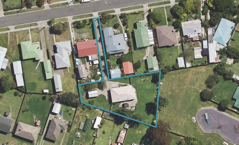 14 Glasgow Crescent, Kaiti, Gisborne - Carousel 1