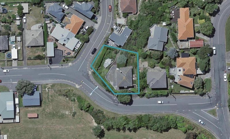 11 Kinghorne Street, Strathmore Park, Wellington - Carousel 1