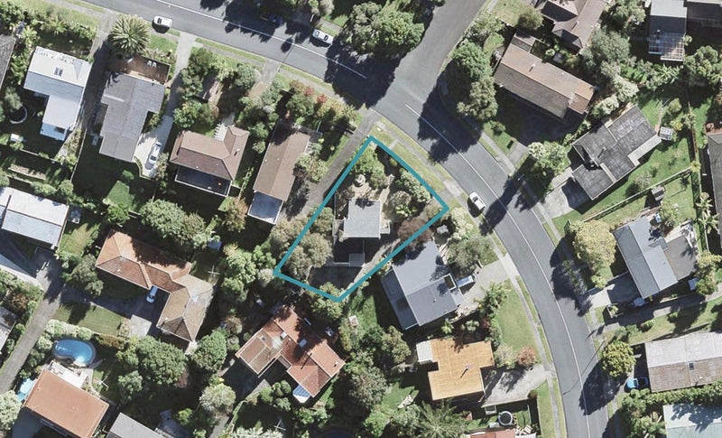 97 Stapleford Crescent, Browns Bay, Auckland - Carousel 1