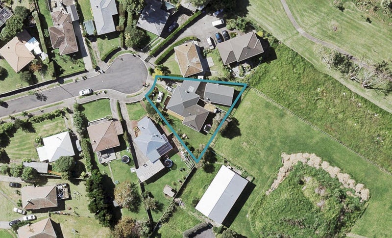 7 Greenway Place, Glen Innes, Auckland - Carousel 1