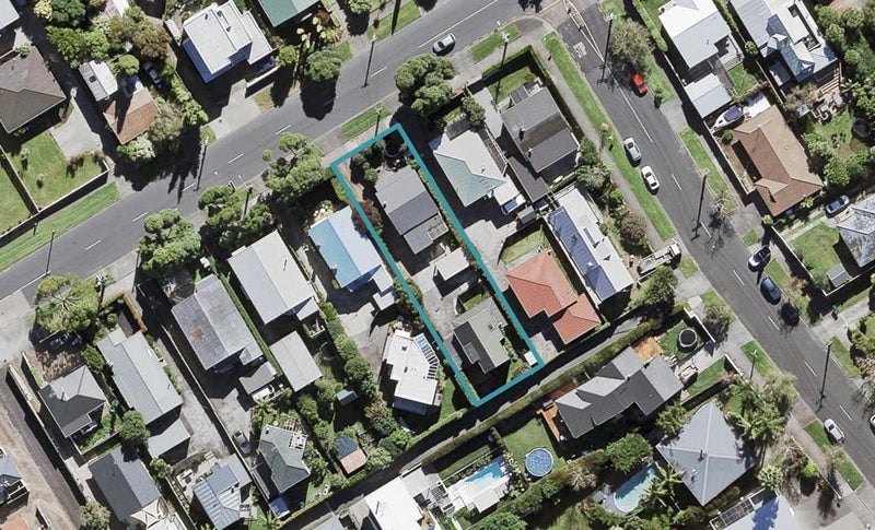 234A Meola Road, Point Chevalier, Auckland - Carousel 1