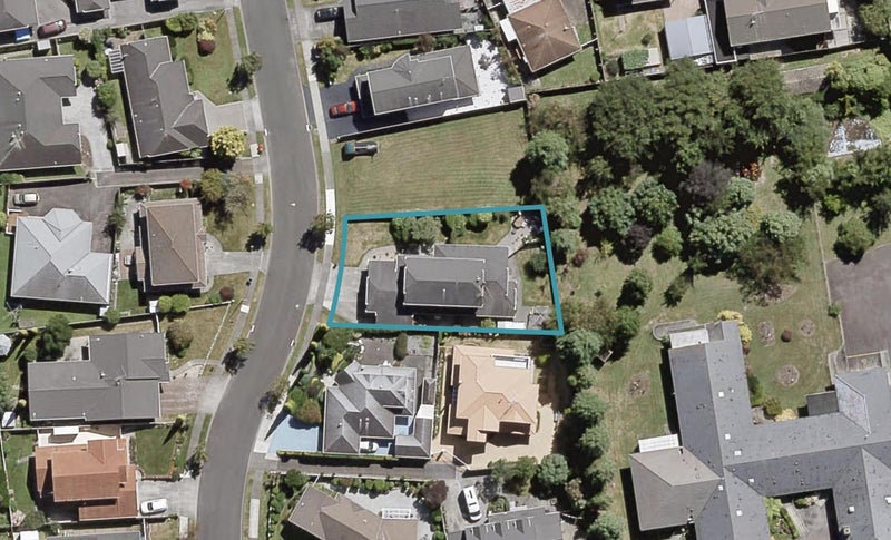 11 Comeskey Grove, Elderslea, Upper Hutt - Carousel 1