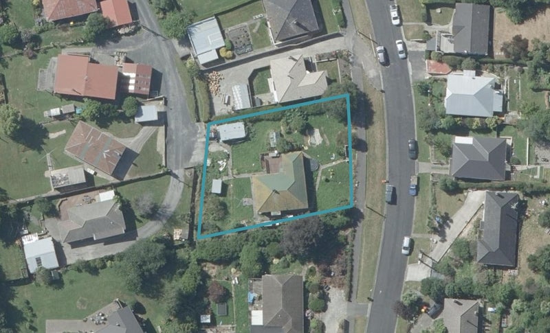 15 Quarry Road, Green Island, Dunedin - Carousel 1