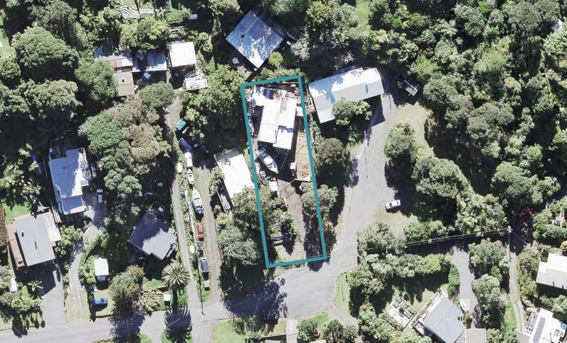 46 Foster Avenue, Huia, Auckland - Carousel 1