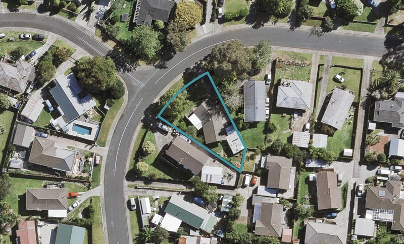 19 Larissa Avenue, Henderson, Auckland - Carousel 1