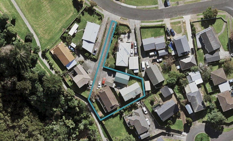 2/10 Kopara Place, Clendon Park, Auckland - Carousel 1