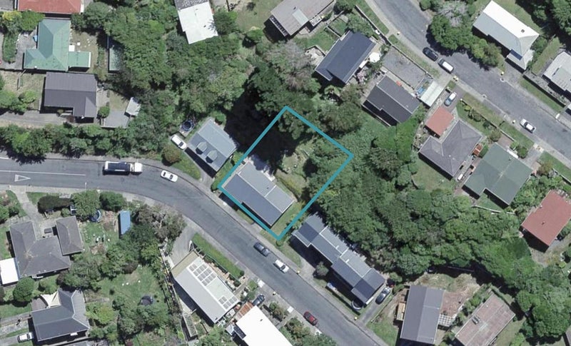 5 Hazlewood Avenue, Karori, Wellington - Carousel 1