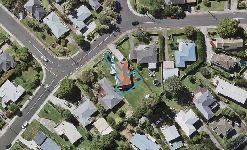 8C Trinidad Road, Sunnynook, Auckland - Carousel 1
