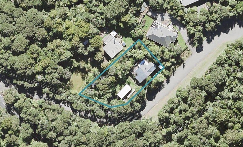 8 Tawari Road, Henderson Valley, Auckland - Carousel 1