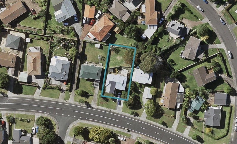 44 Trias Road, Totara Vale, Auckland - Carousel 1