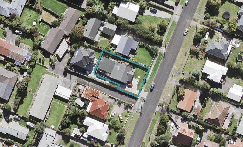 104 Lynwood Road, New Lynn, Auckland - Carousel 1