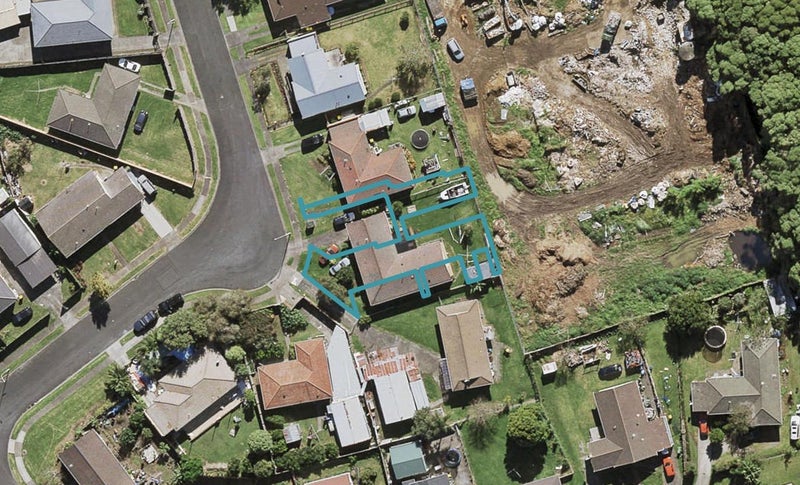 9D Welby Place, Mangere, Auckland - Carousel 1