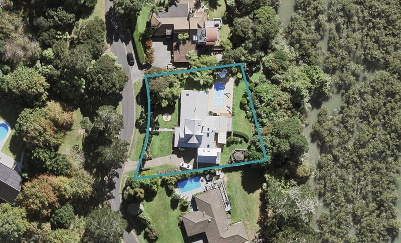 21 Kingfisher Grove, Greenhithe, Auckland - Carousel 1