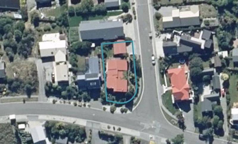 53 Cedar Drive, Kelvin Heights, Queenstown - Carousel 1